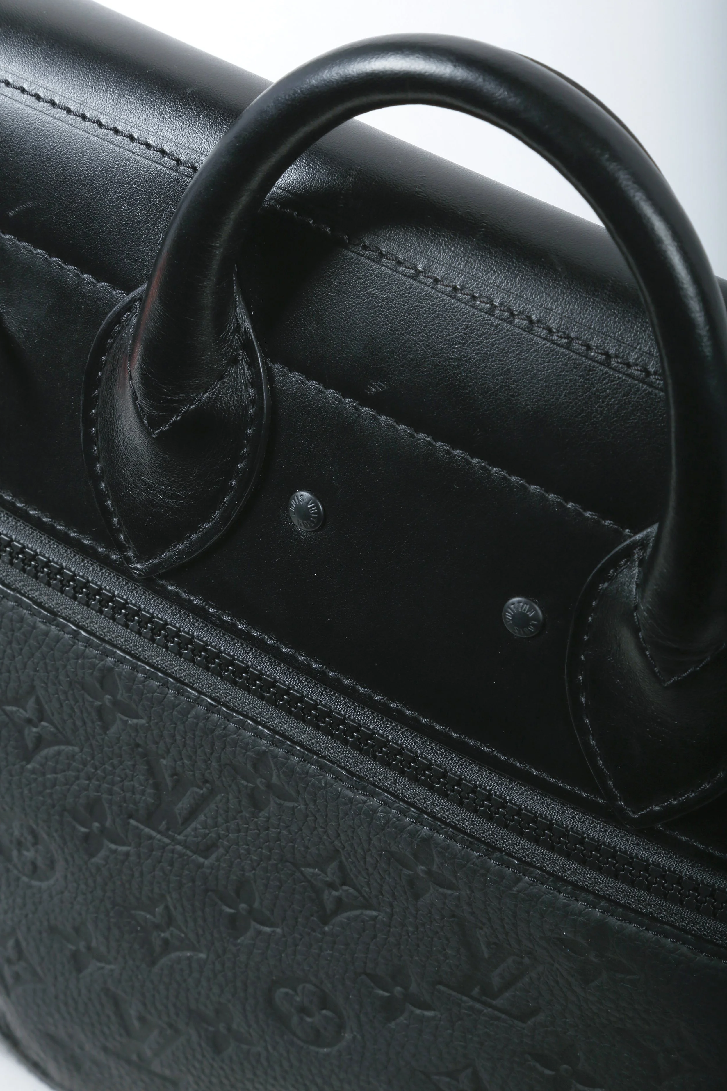 Lv bag 2025 orange chain